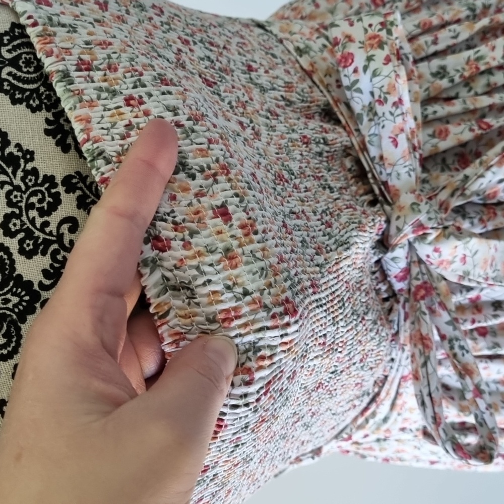 CKM, floral dress, tie waist, elastic back, adjustable straps, approx size 10 - Picture 5 of 9